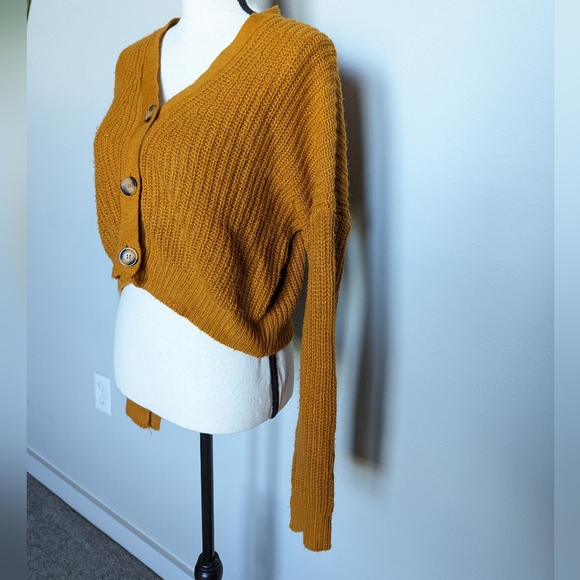 Love Change Italy orange cropped long sleeve knit button up sweater size M - Picture 7 of 8